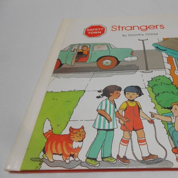 EXCELLENT HC SAFETY TOWN " STRANGERS" BY DOROTHY CHLAD BOOK πΈπ¦π - Picture 5 of 8